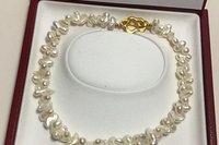 Natural White Freshwater Pearl Necklace Choker with Gold Plated Toggle Clasp