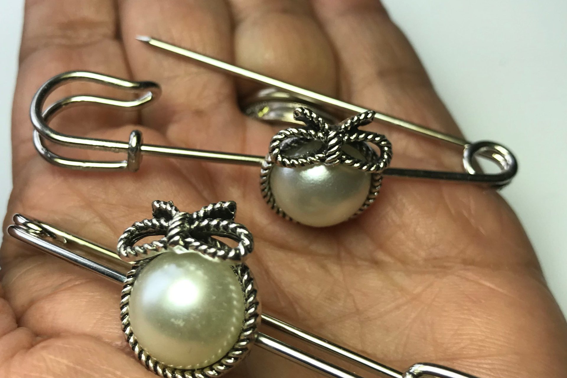 Stainless Steel Scarf Pin Brooch, Faux Pearl Bow, Allergy Free
