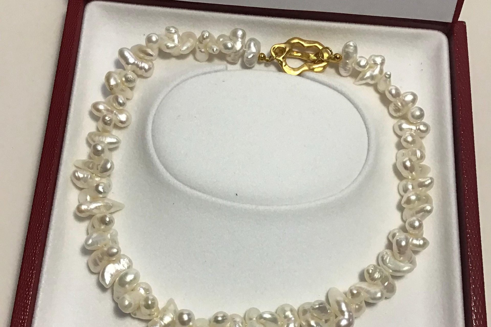 Natural White Freshwater Pearl Necklace Choker with Gold Plated Toggle Clasp