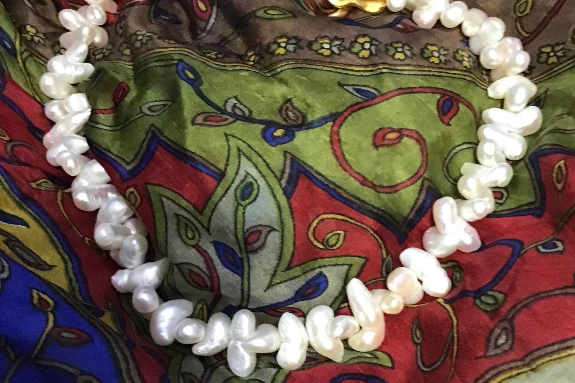 Natural White Freshwater Pearl Necklace Choker with Gold Plated Toggle Clasp