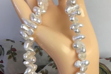 Natural White Freshwater Pearl Necklace Choker with Gold Plated Toggle Clasp